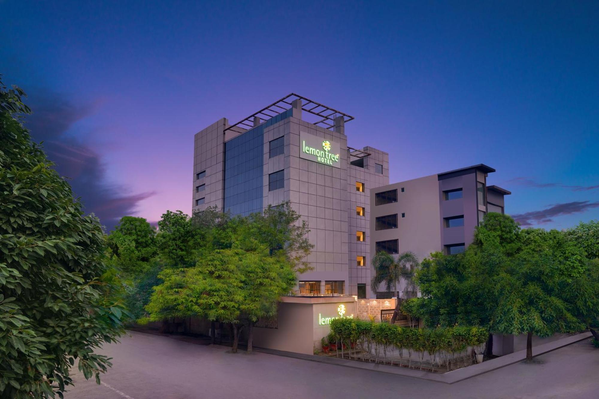 Lemon Tree Hotel, Noida Zewnętrze zdjęcie