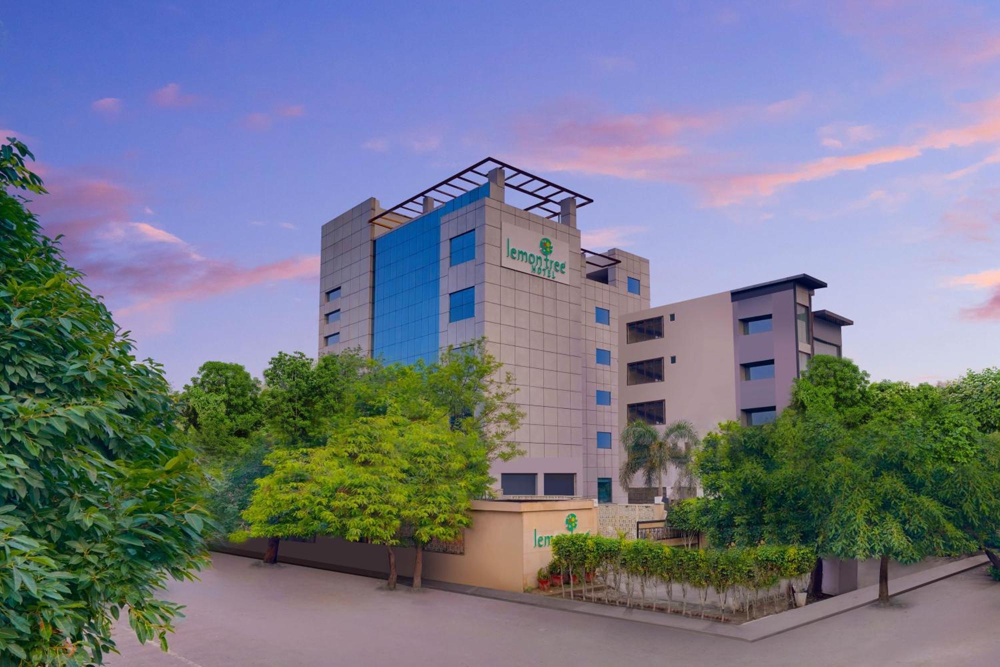 Lemon Tree Hotel, Noida Zewnętrze zdjęcie