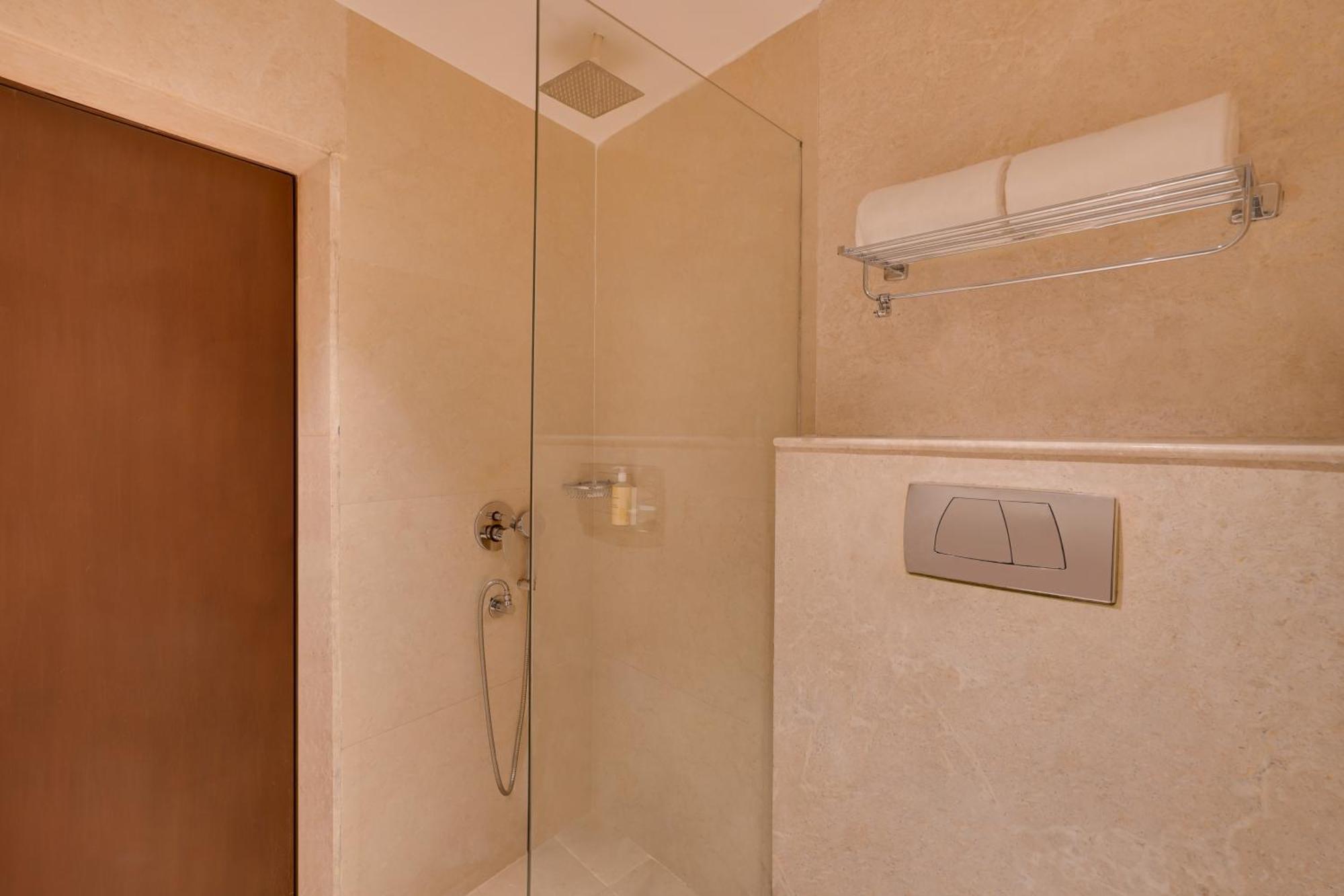 Lemon Tree Hotel, Noida Zewnętrze zdjęcie