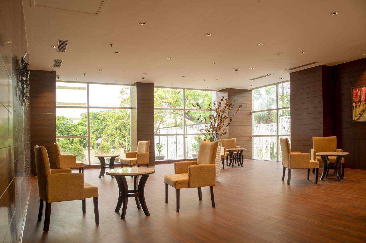 Lemon Tree Hotel, Noida Zewnętrze zdjęcie